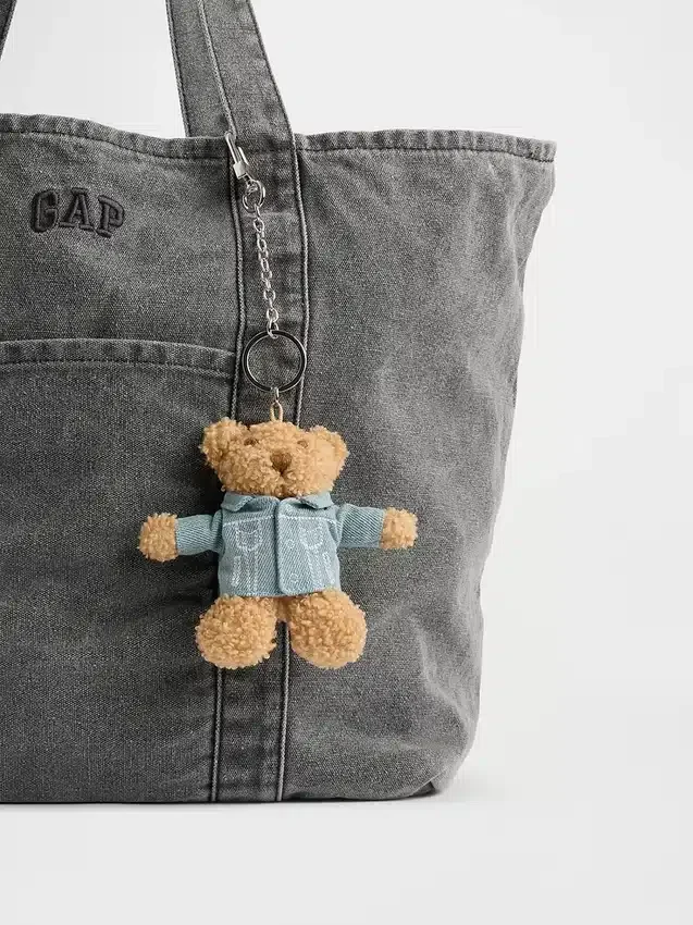 Brannan Bear-bagcharm i denimjakke-stil