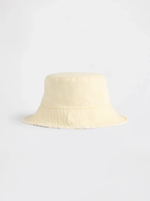 Bucket-hatt for barn