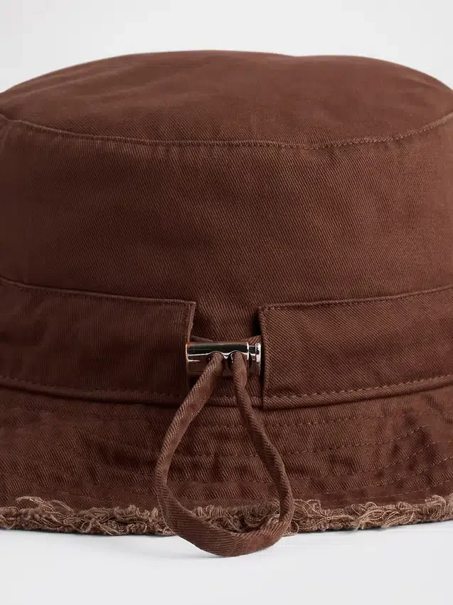 Bucket-hatt med frynser
