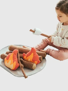 Campout-leirbål og s’mores-leketøy for småbarn