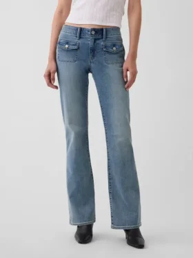 Capri-jeans med lav midje, lang og slank passform og påsydde lommer