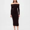 CashSoft elastisk midi-strikkekjole med bare skuldre