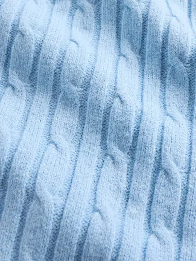 CashSoft-strikkgensere med kabelmønster