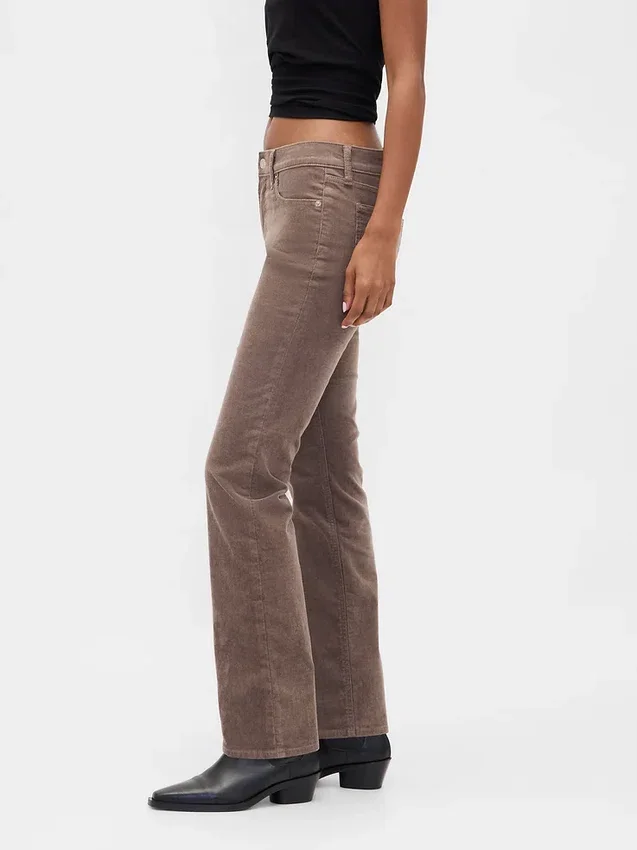 Corduroy-bukser med lav midje i 90-tallsstil, slank og rett passform