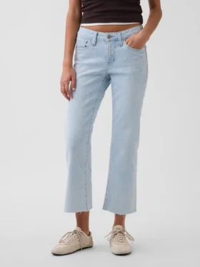 Crop-jeans med lav midje, lang og slank passform