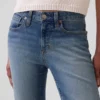 Crop-jeans med lav midje, lang og slank passform