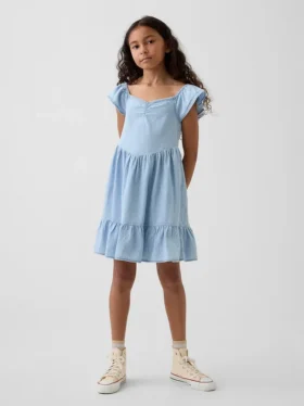 Denimkjole med flutter-ermer og sweetheart-utringning