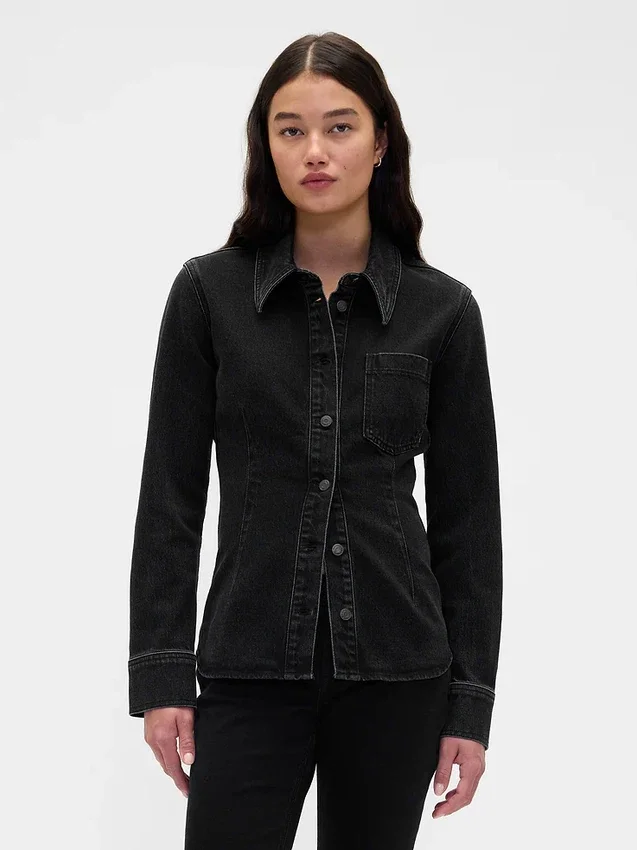 Denimskjorte med innsvingte sømmer