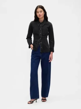 Denimskjorte med innsvingte sømmer