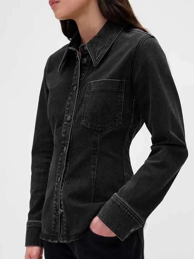 Denimskjorte med innsvingte sømmer