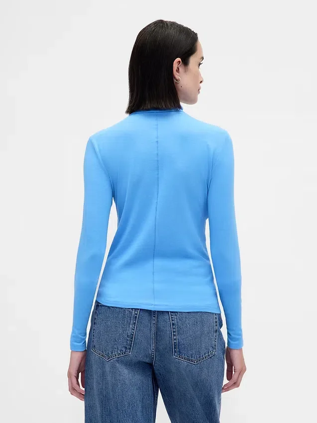 Fjærlett turtleneck