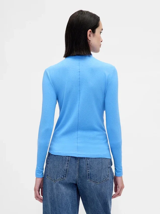 Fjærlett turtleneck