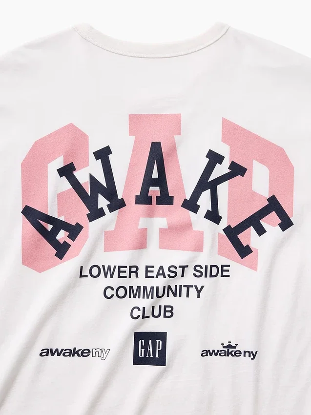 Gap × Awake Ny T-skjorte med avslappet logo