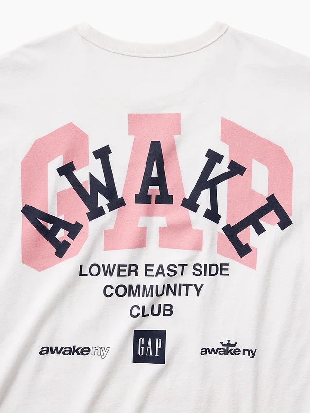 Gap × Awake Ny T-skjorte med avslappet logo