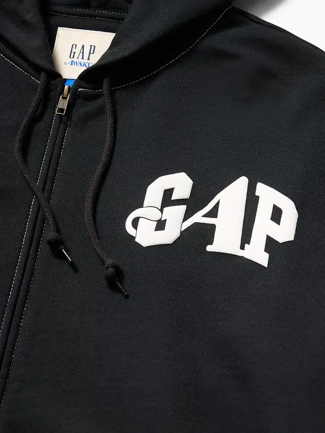 GAP × Awake NY tykk, oversized hettegenser med logo og glidelås