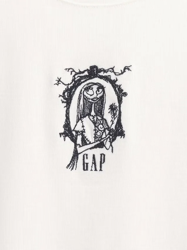 GAP × Disney Tim Burtons «The Nightmare Before Christmas» moderne, innsvingt T-skjorte