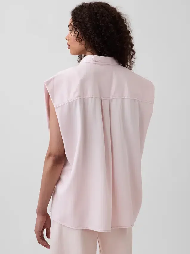 Gap × Hfr Ultrasoft Denim-skjorte med brede skuldre fra Nicole Benefield Portfolio