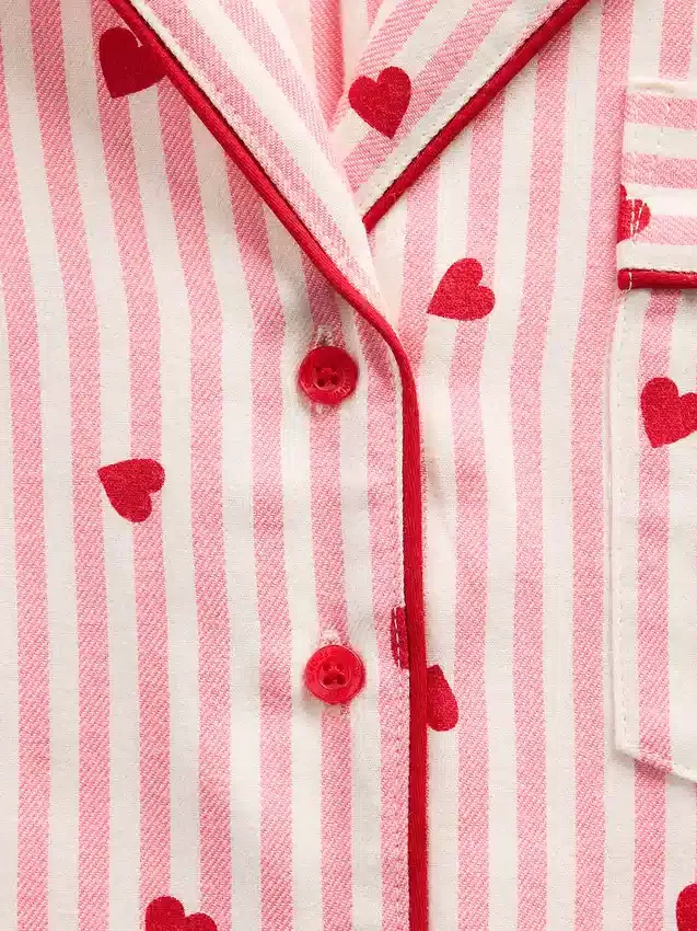 GAP × Summer Fridays avslappet pyjamaskjorte i flanell med hjerter