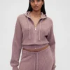 GAP × Summer Fridays CashSoft vaffelstrikket kort hettegenser