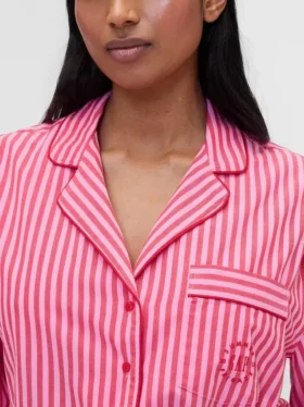 GAP × Summer Fridays Pyjamaskjorte i avslappet passform med striper i poplin