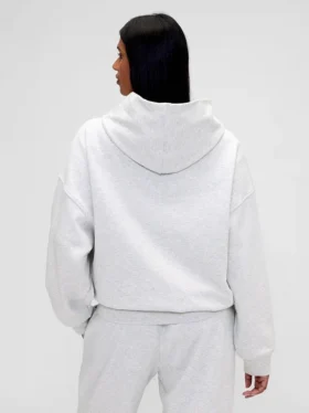 GAP × Summer Fridays Tung, oversized hettegenser med logo