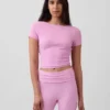 GapFit Smooth vendbar crop-top med kryssrygg