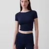 GapFit Smooth vendbar crop-top med kryssrygg