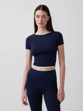GapFit Smooth vendbar crop-top med kryssrygg