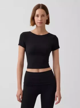 GapFit Smooth vendbar crop-top med kryssrygg