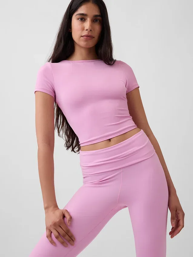 GapFit Smooth vendbar crop-top med kryssrygg