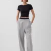 GapFit Smooth vendbar crop-top med kryssrygg