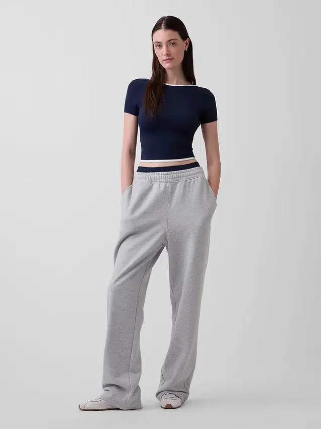 GapFit Smooth vendbar crop-top med kryssrygg
