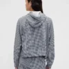 GapFit Tech Gingham-vindjakke