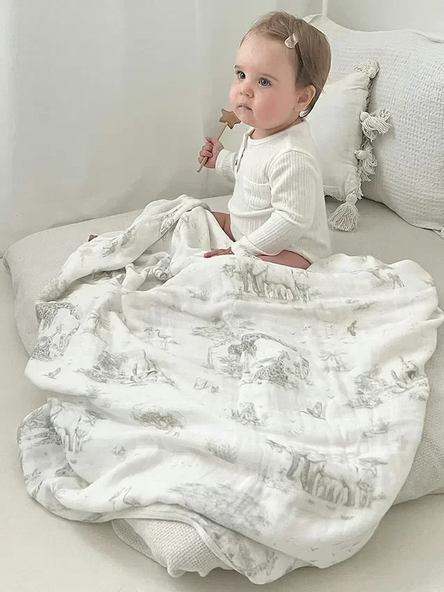 Gilded Bird Safari Toile-babytæppe i bambus