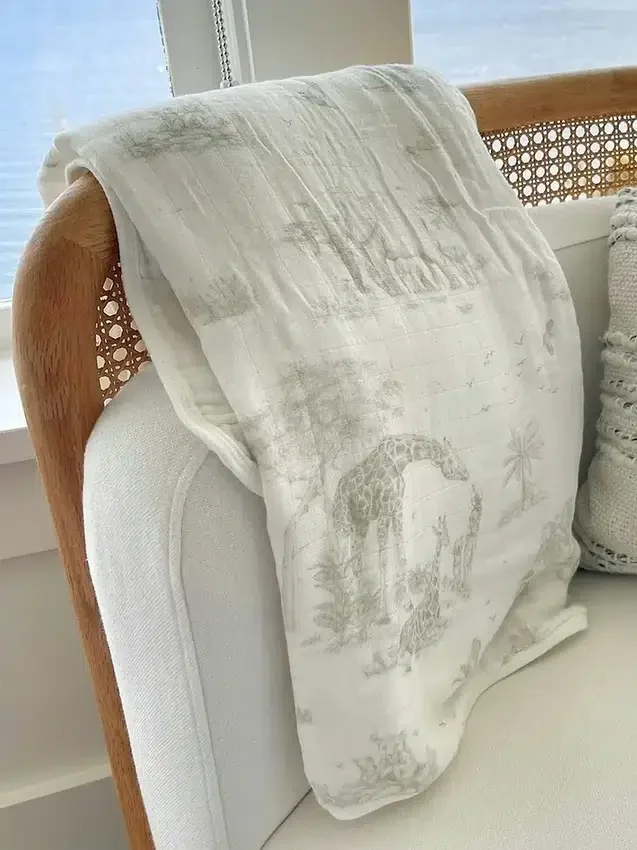 Gilded Bird Safari Toile-babytæppe i bambus