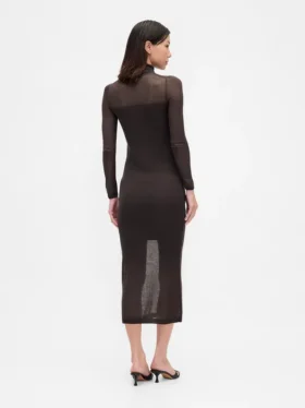 Gjennomsiktig maxikjole med turtleneck-genser