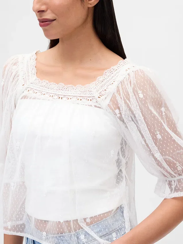 Gjennomsiktig topp i brodert tyll