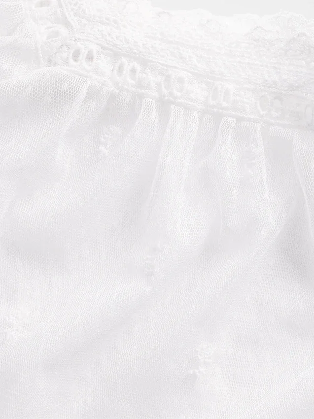 Gjennomsiktig topp i brodert tyll