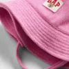Hatt i frotté med Brannan Bear-logo for Baby og Småbarn