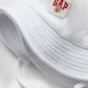 Hatt i frotté med Brannan Bear-logo for Baby og Småbarn