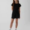 Hurtigtørkende løpeshorts med sommerfuglkant for barn