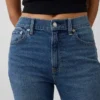 Høytaljede, slanke, rette cropped-Jeans i 90-tallsstil