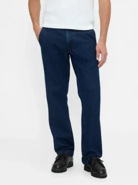 Jeans med avslappet, rett passform