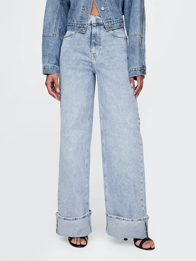Jeans med høy midje, bredt ben og oppbrett