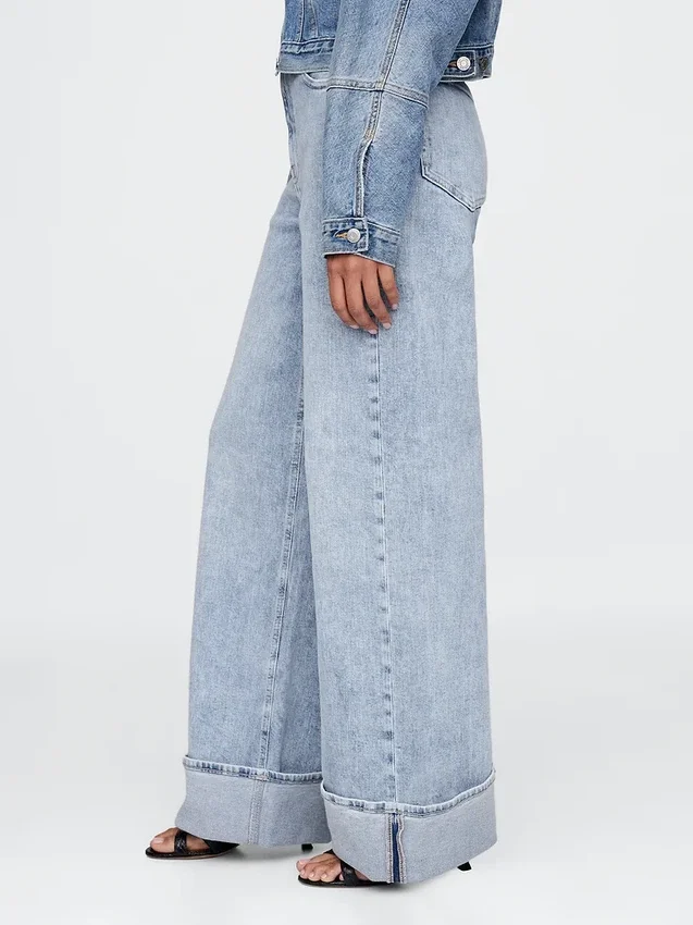 Jeans med høy midje, bredt ben og oppbrett