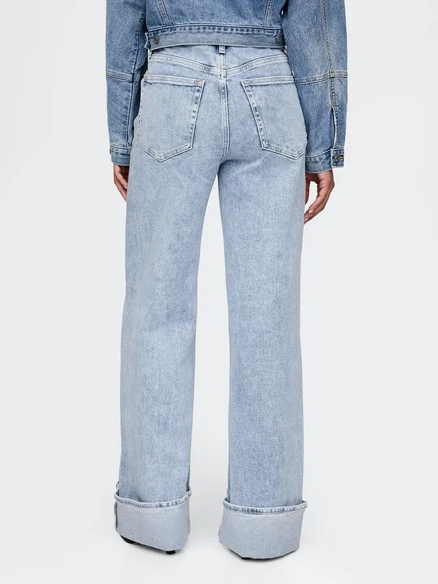 Jeans med høy midje, bredt ben og oppbrett