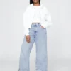 Jeans med høy midje, bredt ben og oppbrett