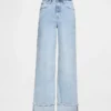 Jeans med høy midje, bredt ben og oppbrett
