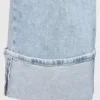 Jeans med høy midje, bredt ben og oppbrett