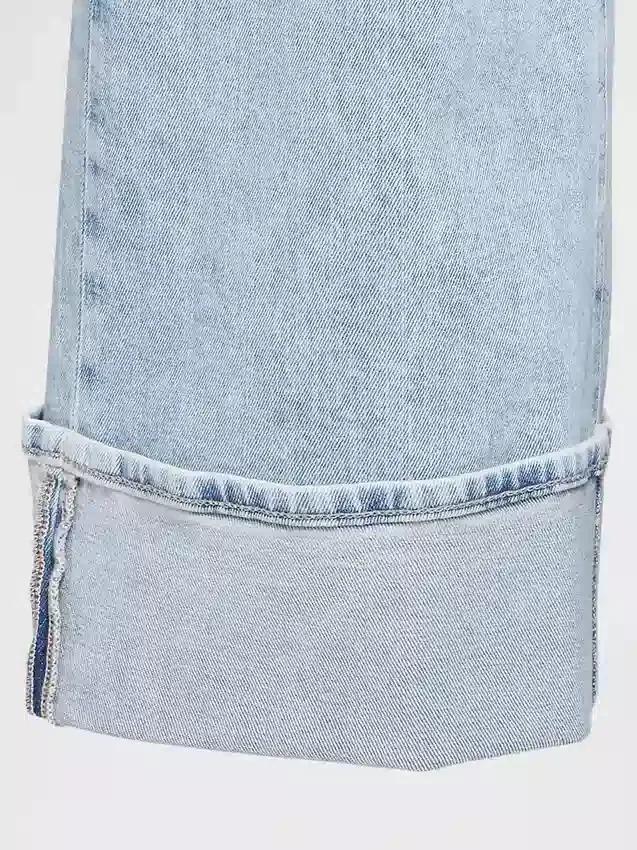 Jeans med høy midje, bredt ben og oppbrett